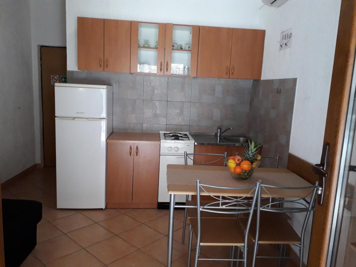 Delfin Apartments Sveti Juraj Exteriér fotografie