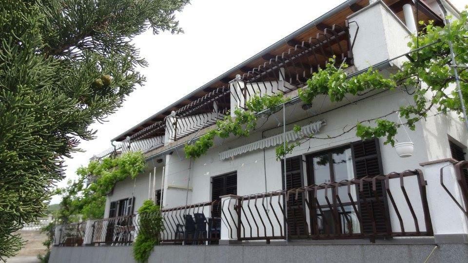 Delfin Apartments Sveti Juraj Exteriér fotografie